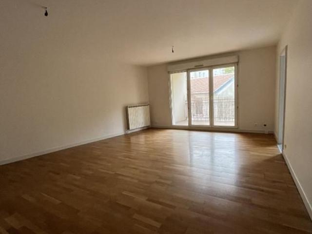 APPARTEMENT 5 pièce s 106m²