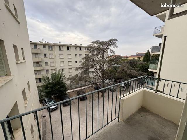 Appartement 5 pièces 77 m²