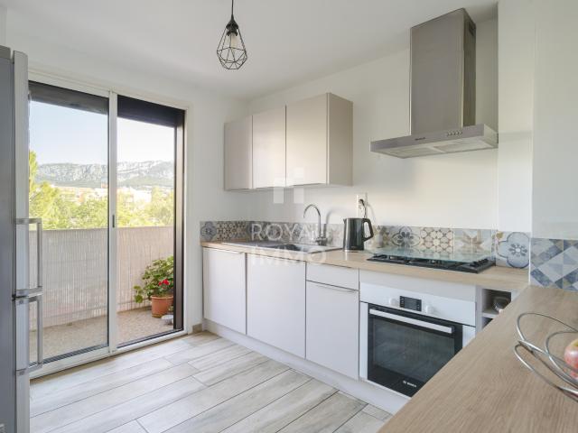 Appartement 5 pièces 80 m2 avec ascenseur et balcons