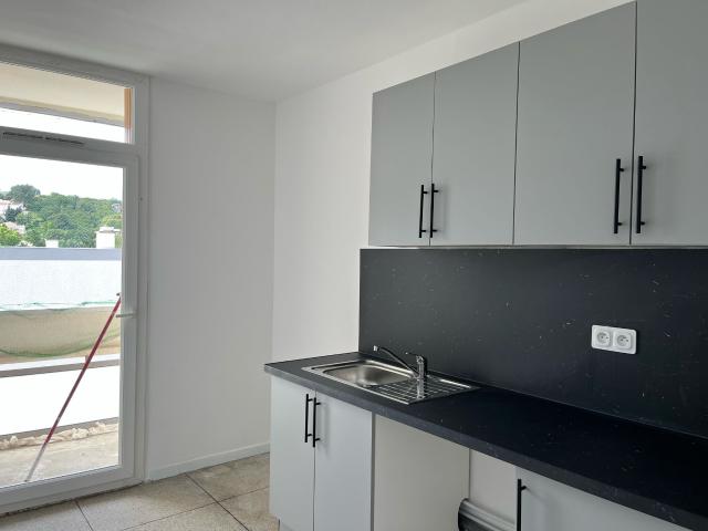 Appartement 5 pièces, 84 m² à louer à Marseille 12 13012