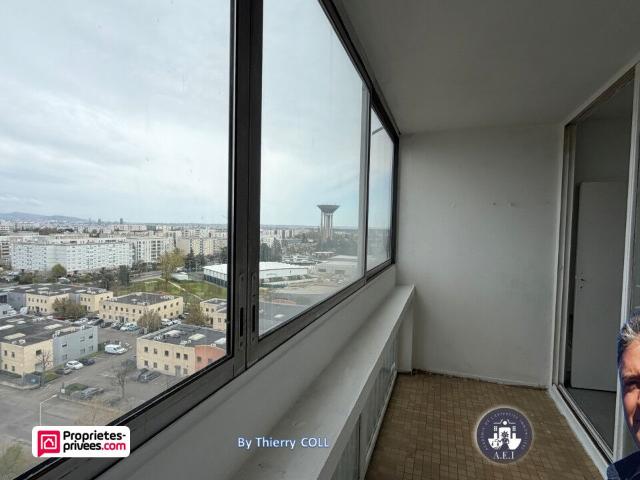 Appartement 5 pièces, 93 m² à louer à Vénissieux 69200
