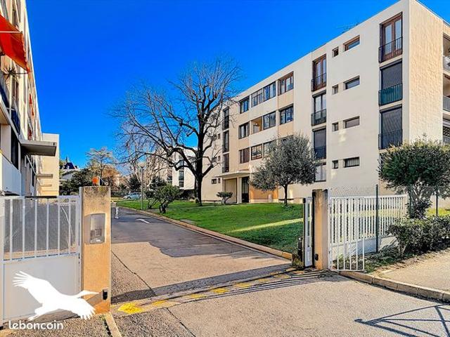 Appartement 5 pièces 93 m²