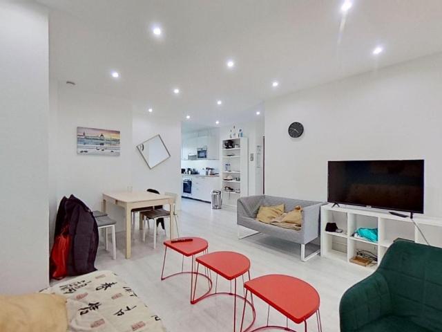 Appartement 5 pièces, 92 m² à louer à Lyon 8 69008