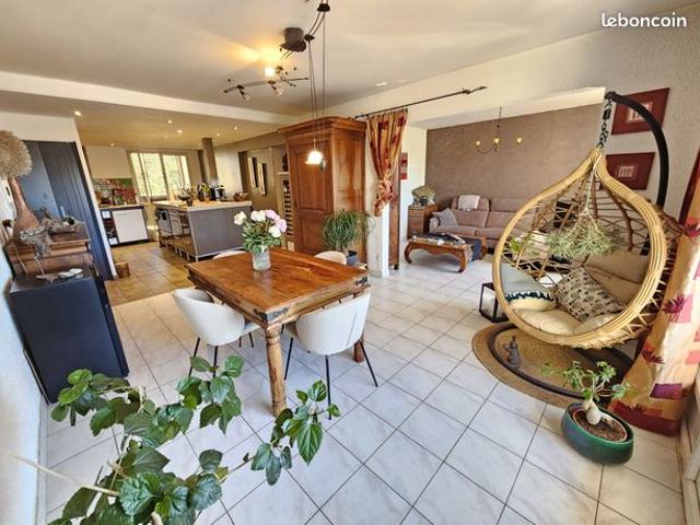 Appartement 5 pièces 94 m²