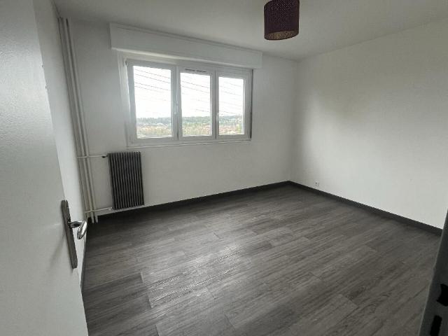 Appartement 5 pièces, 95 m² à louer à Grand Charmont 25200