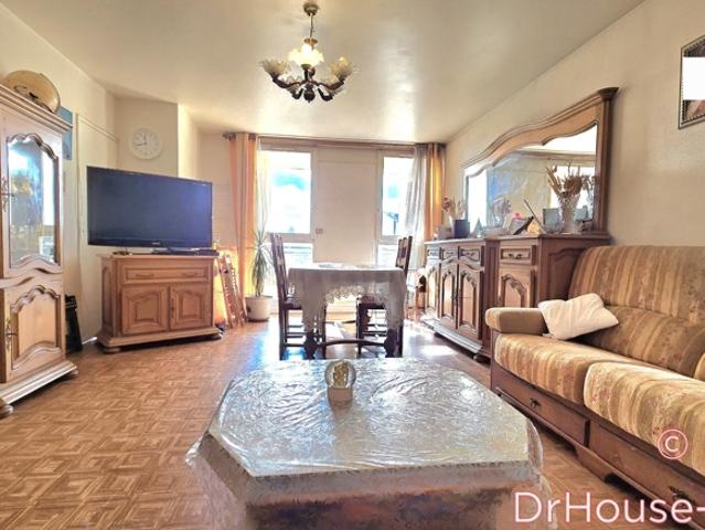 Appartement 5 pièces 104 m2 Hôtel de ville La Courneuve