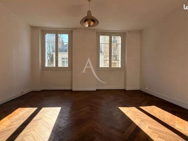 Appartement 5 pièces 104 m²