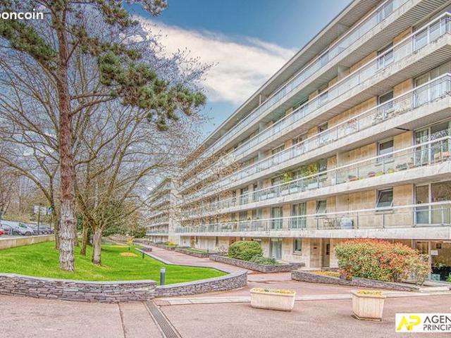 Appartement 5 pièces 104 m²