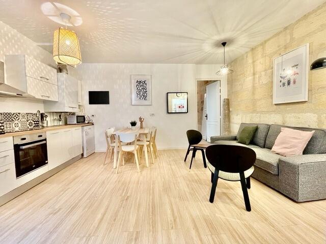 Appartement 5 pièces, 105 m² à louer à Bordeaux 33000