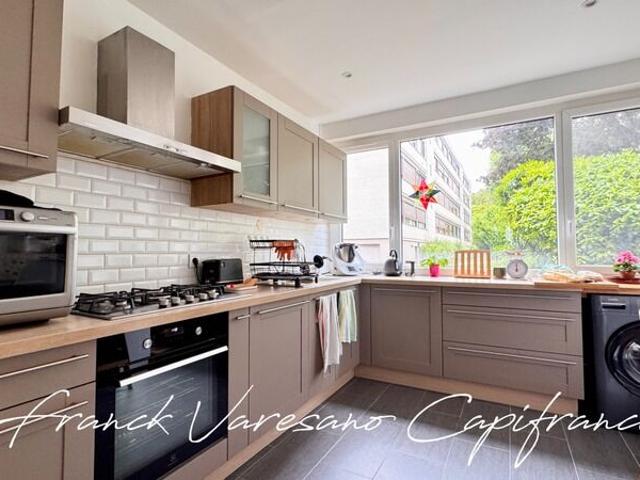 Appartement 5 pièces, 106 m² à louer à Noisy le Roi 78590