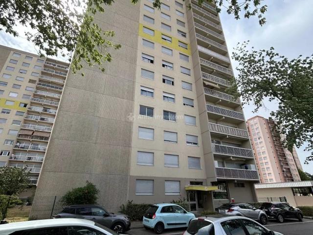 Appartement 5 pièces, 107 m² à louer à Bron 69500