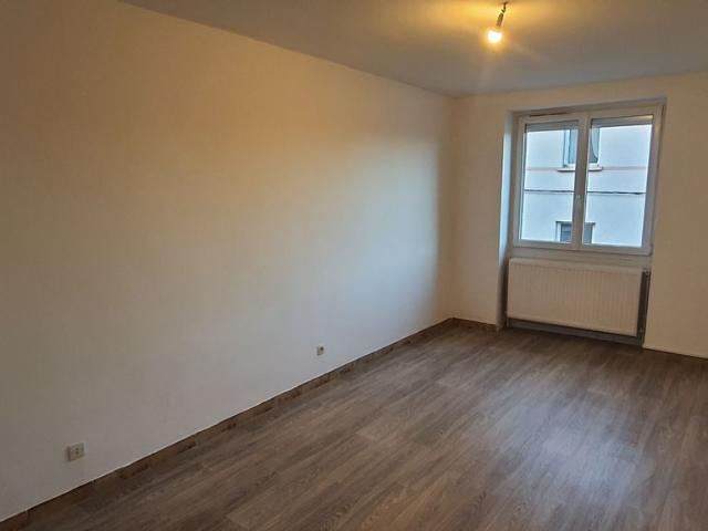 Appartement 5 pièces, 107 m² à louer à Villars 42390