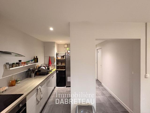 Appartement 5 pièces, 112 m² à louer à Villeurbanne 69100