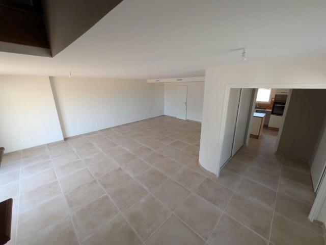 Appartement 5 pièces, 114 m² à louer à Cers 34420