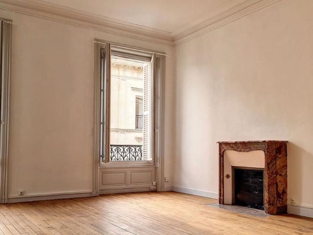 Appartement 5 pièces, 116 m² à louer à Angers 49000