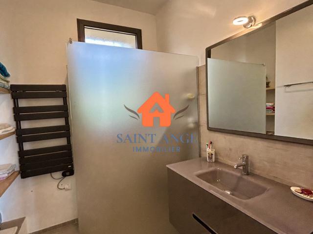 Appartement 5 pièces, 119 m² à louer à Six Fours les Plages 83140