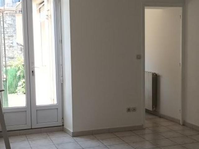 Appartement 5 pièces, 122 m² à louer à Nîmes 30900