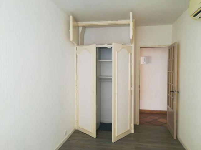 Appartement 5 pièces, 128 m² à louer à Aureille 13930