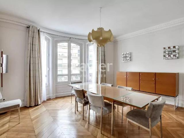 Appartement 5 pièces, 133 m² à louer à Paris 16 75016