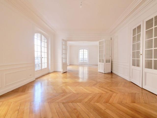 Appartement 5 pièces 142m²