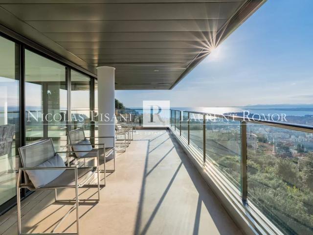 Appartement 5 pièces, 138 m² à louer à Nice 06300