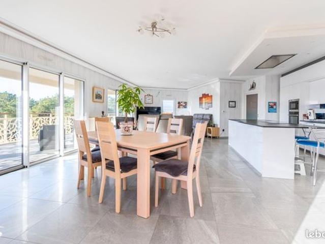 Appartement 5 pièces 139 m²