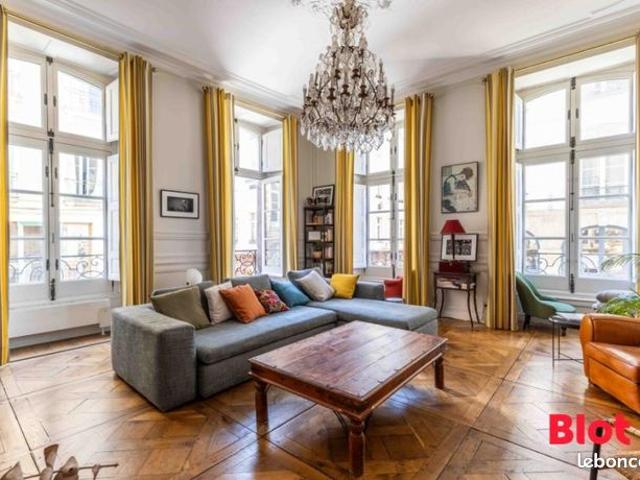 Appartement 5 pièces 140 m²