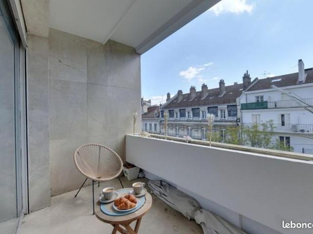 Appartement 5 pièces 141 m²