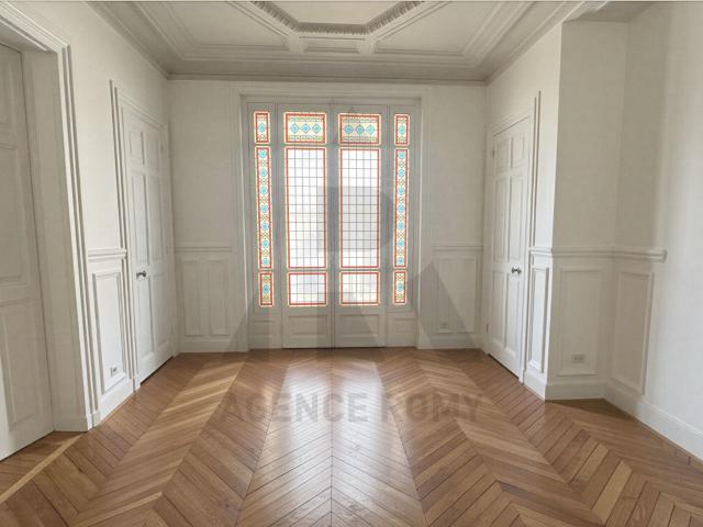 Appartement 5 pièces 143 m²