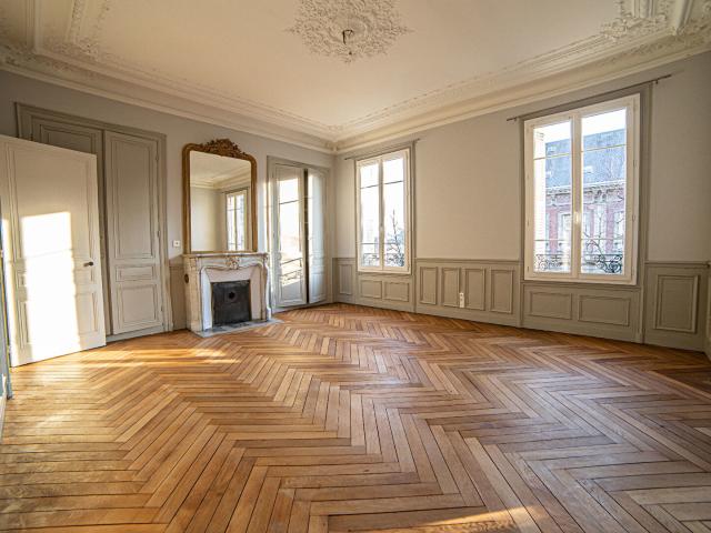 Appartement 5 pièces 143 m²