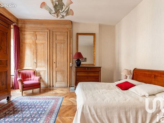 Appartement 5 pièces 144 m²