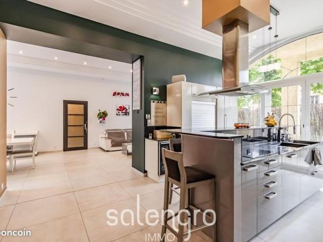 Appartement 5 pièces 145 m²