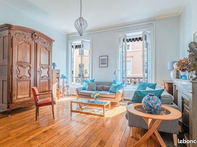 Appartement 5 pièces 146 m²