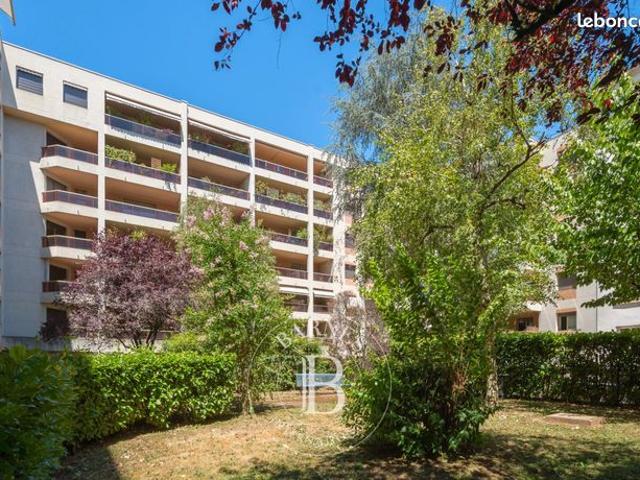 Appartement 5 pièces 147 m²