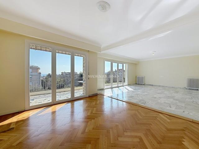 Appartement 5 pièces 150 m²