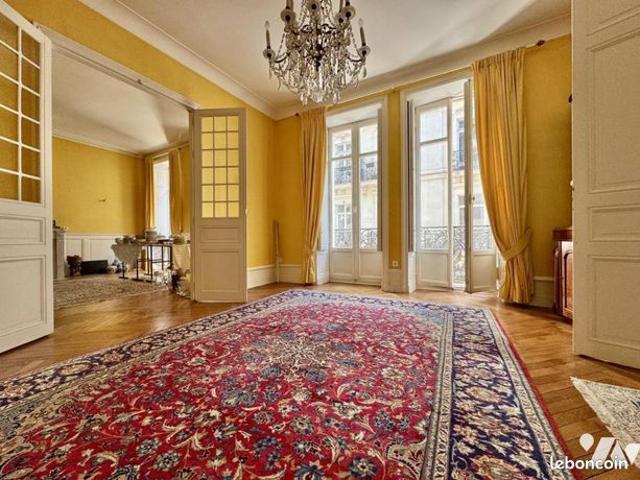 Appartement 5 pièces 150 m²