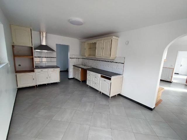 Appartement 5 pièces, 150 m² à louer à Latrille 40800