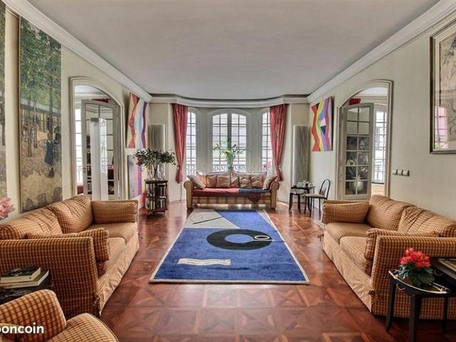 Appartement 5 pièces 152 m²
