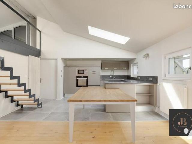 Appartement 5 pièces 156 m²