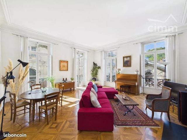 Appartement 5 pièces 157 m²