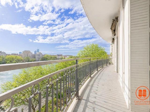 Appartement 5 pièces 158 m²