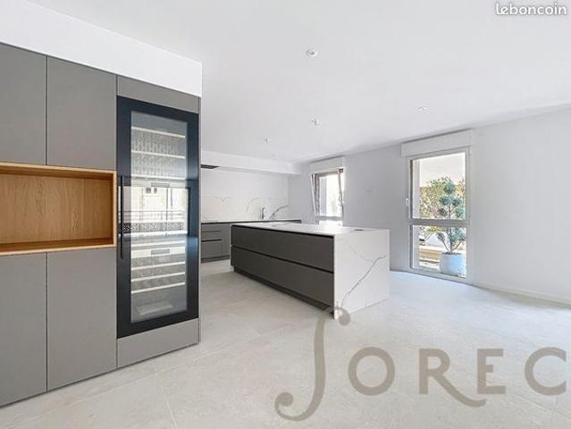 Appartement 5 pièces 158 m²