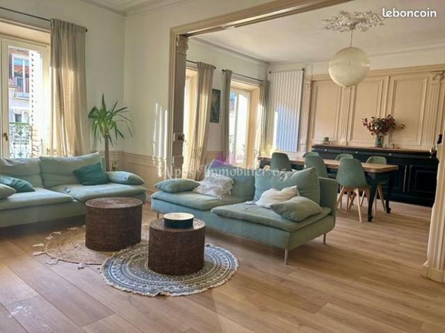 Appartement 5 pièces 159 m²