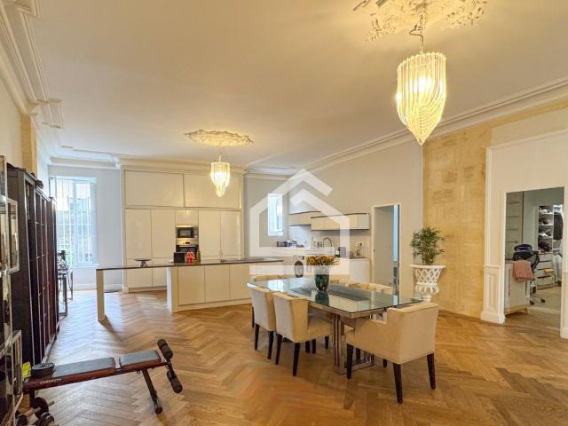 Appartement 5 pièces 160 m²