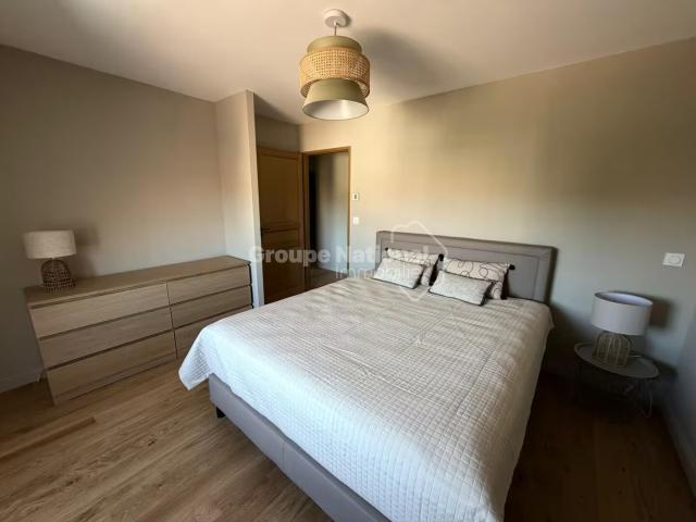 Appartement 5 pièces, 160 m² à louer à Nîmes 30000