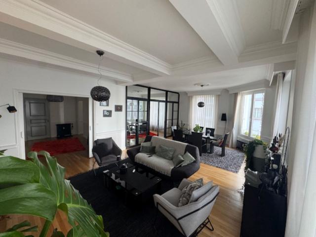 Appartement 5 pièces 162 m²