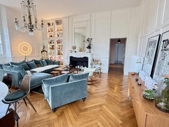 Appartement 5 pièces 166 m²