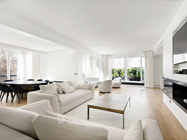 Appartement 5 pièces 168 m²