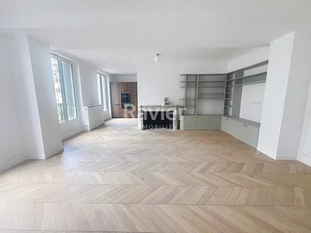 Appartement 5 pièces, 169 m² à louer à Paris 9 75009