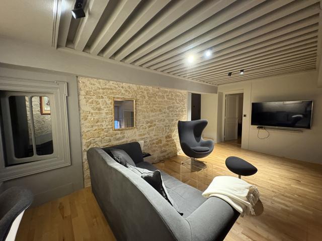 Appartement 5 pièces, 170 m² à louer à Chasselay 69380